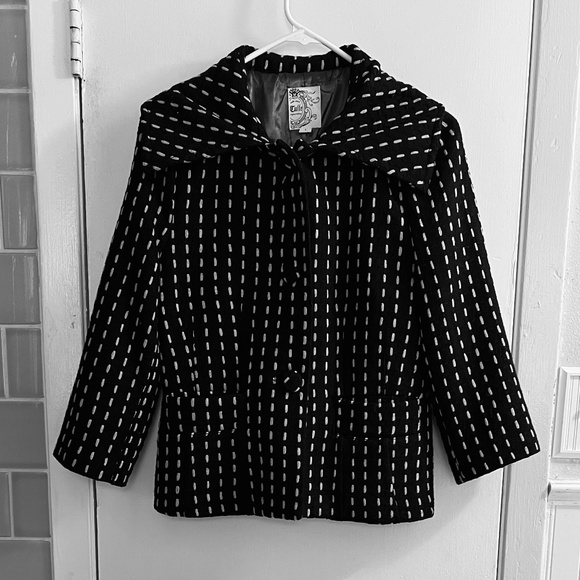 Tulle short jacket. - Picture 6 of 10